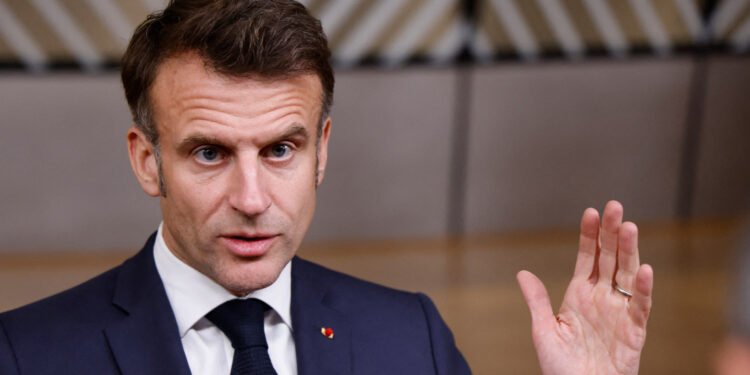 ماکرۆن داوای دانوستانی راستەوخۆی نێوان ئیسرائیل و لوبنان دەکات