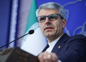 ئەمریکا خاکی وڵاتانی دراوسێ بەکار دەهێنێت و ئێمەش لە دۆخی بەرگریی رەواداین