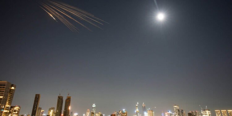 ئێران و حزبوڵڵا، بە مووشەک و درۆن هێرشیان کردە سەر ئیسرائیل