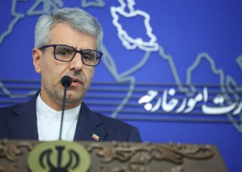 ئەمریکا بنکەکانی ناوچەکە بۆ هێرشکردنە سەرمان بەکار دەهێنێت بۆیە لێیان دەدەین