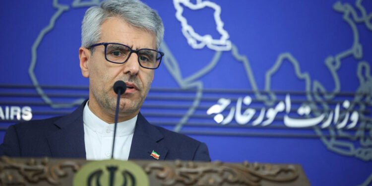 ئەمریکا بنکەکانی ناوچەکە بۆ هێرشکردنە سەرمان بەکار دەهێنێت بۆیە لێیان دەدەین