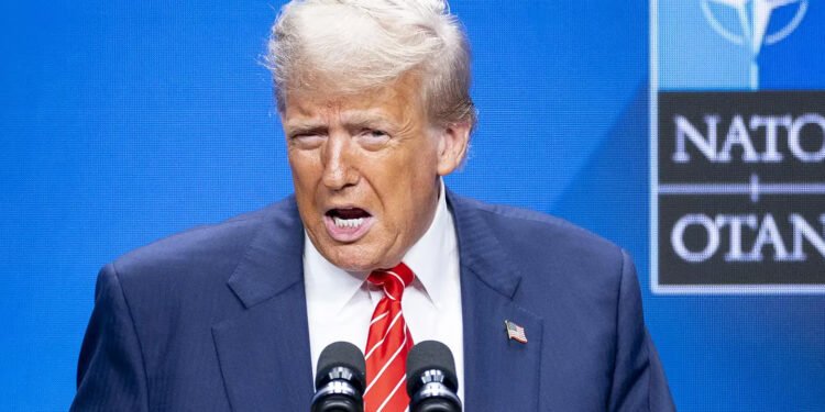 ترەمپ هۆشداریی توند دەداتە ناتۆ و چین