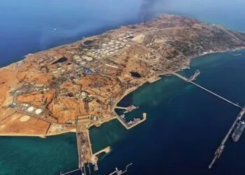 ترەمپ بیر لە ناردنی هێزی زەمینی بۆ دوورگەی خارگ دەکاتەوە