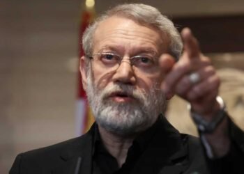 شەوی رابردوو عەلی لاریجانی کرایە ئامانج و ئێرانیش رەتیدەکاتەوە