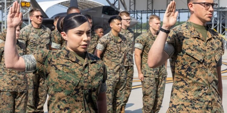 ئەمریکا هێزێکی گەورەی مارێنز رەوانەی رۆژهەڵاتی ناوەڕاست دەکات