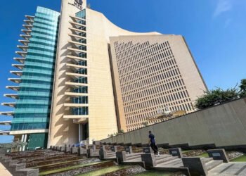 لە کوێت بەهۆی هێرشی درۆنەوە ئاگر لە پاڵاوگەیەکی نەوت کەوتەوە