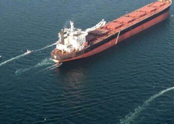 وەزارەتی گەنجینەی ئەمریکا بۆ ماوەی 30 رۆژ رێگە بە فرۆشتنی نەوتی ئێران دەدەین