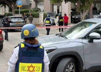 بەهۆی هێرشی مووشەکی ئێران چەند کەسێک لە تەلئەڤیڤ برینداربوون