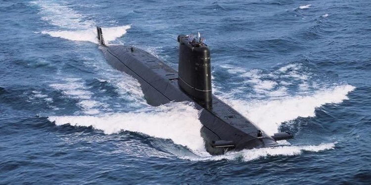 بەریتانیا ژێردەریاییەکی ئەتۆمی رەوانەی دەریای عەرەب دەکات