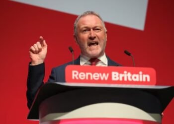 هەڕەشەکانی ترەمپ بۆ سەر ئێران هەڵوێستی کەسیی خۆیەتی