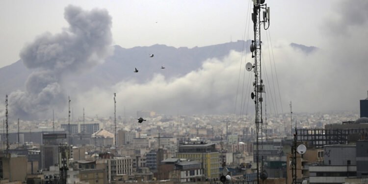 بنکەکانی هەواڵگری و مووشەکی ئێرانمان بۆردوومان کرد