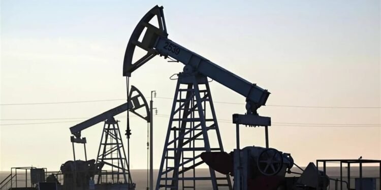 نرخی نەوت ناجێگیرە و بازاڕەکان چاوەڕوانی ئایندەی گرژییەکانی ئەمریکا و ئێرانن