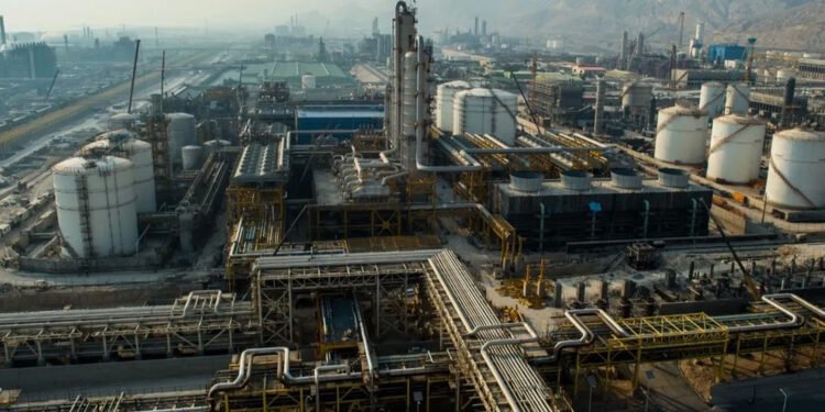 سەرەڕای مۆڵەتەکەی ترەمپ؛ هێرشکرایە سەر دامەزراوەکانی وزەی ئێران لە ئیسفەهان و خوڕەمشهر