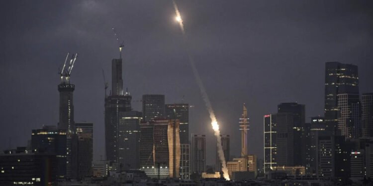 هێرشەکانمان بۆ سەر بنکە ستراتیژییەکانی ئیسرائیل و ئەمریکا بەردەوامن