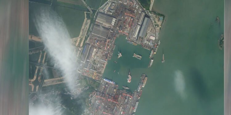 وێنەی مانگە دەستکردەکان جوڵەی هێزە دەریاییەکانی ئەمریکا بەرەو رۆژهەڵاتی ناوەڕاست ئاشکرا دەکەن