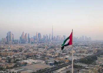 لە هێرشێکی مووشەکی و درۆنیدا 10 سەربازمان بریندار بوون