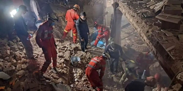 لە هێرشەكەی سەر شاری قوم شەش كەس كوژراون