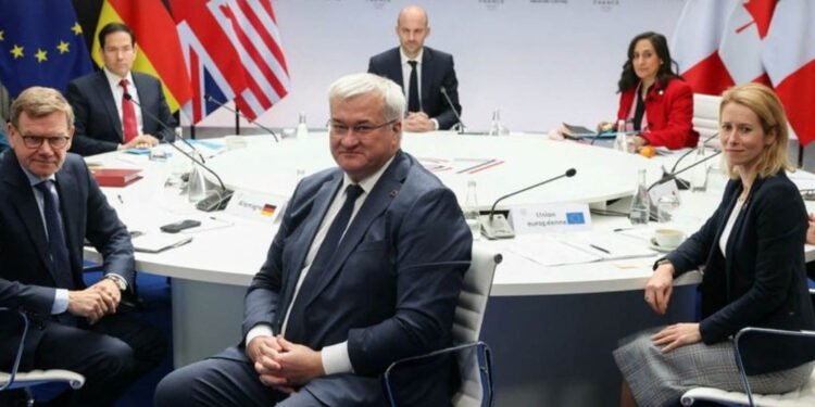 جەخت لە ئازادیی گەشتی دەریایی لە گەرووی هورمز دەکەینەوە