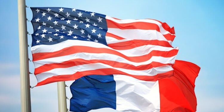 فەرەنسا و ئەمریکا لە لەناوبردنی توانای مووشەکیی ئێران و پاراستنی گەرووی هورمز هاوڕان