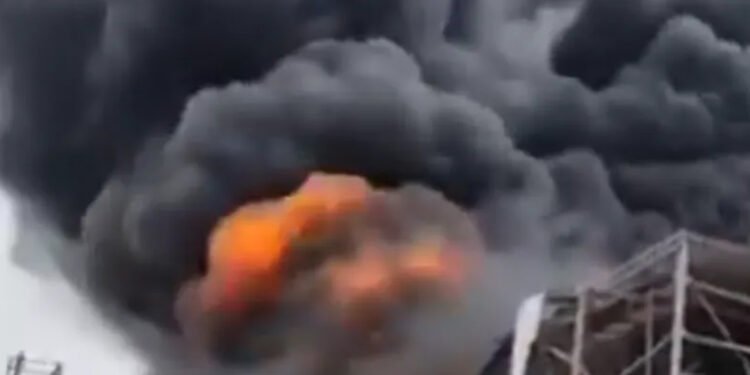 مووشەکێکی ئێران کارگەیەکی کیمیایی لە ئیسرائیل پێکاوە