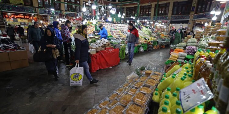 رێژەی هەڵاوسان لە ئێران بۆ سەرووی 50%بەرزبووەوە