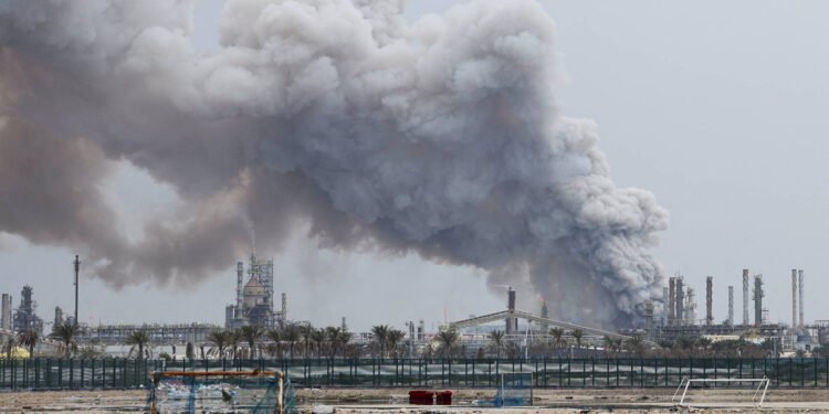 سعودیە تێکشکاندنی پێنج موشەکی بالیستی و چەندین درۆنی ئێرانی راگەیاند