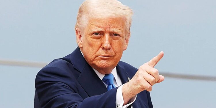 ئێران رێککەوتن نەکات، وێستگەی کارەبا و بیرە نەوتەکانیان لەناو دەبەین