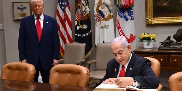 چارەسەری سەربازی بۆ گەرووی هورمز ئامادەیە و ئێران دەپاڕێتەوە بۆ رێککەوتن