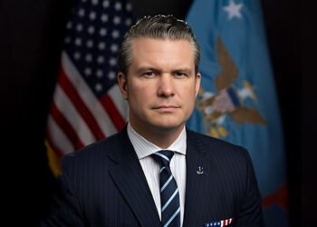 پێت هێگسێت تۆمەتبارکراوە بەوەی پێش جەنگی ئێران پشکی لە کۆمپانیایەکی چەک کڕیوە