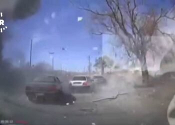 لە هەمەدان ڤیدیۆی ساتی هێرشکردنە سەر بنکەی پۆلیسی…