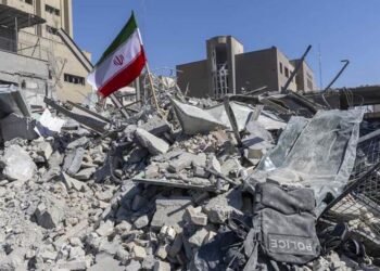 ئێران داوا دەکات دەست بەسەر سامانی ئەو کەسانەدا…