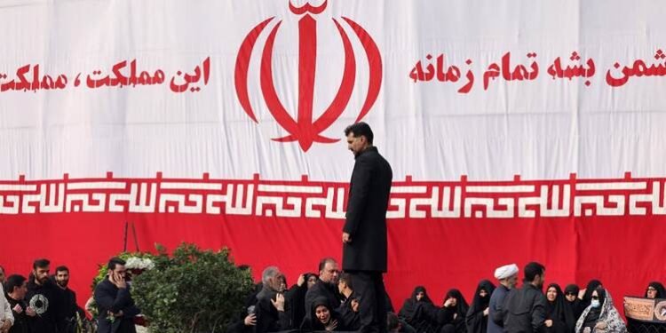 هەفتەی سێیەمی جەنگی ئێران؛ ترەمپ لەنێوان بژاردەی…