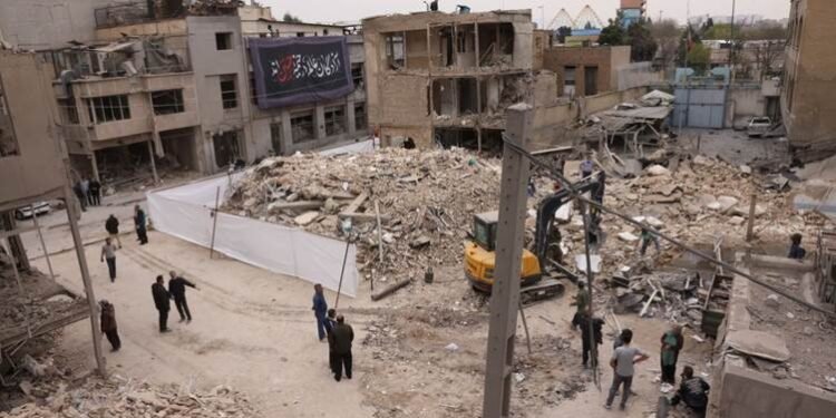 هێرشەکانی ئەمریکا و ئیسرائیل لەسەر تاران چڕ کراون…