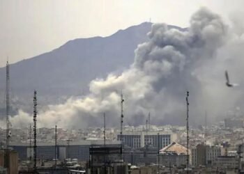 چەند ناوچەیەکی تاران بە چڕی بۆردوومان کران