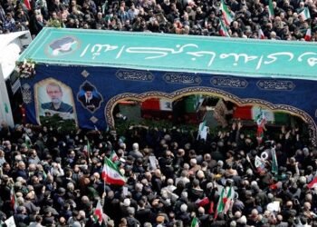 بە بەشداریی هەزاران کەس رێوڕەسمی بەخاک سپاردنی…