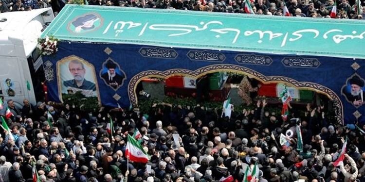 بە بەشداریی هەزاران کەس رێوڕەسمی بەخاک سپاردنی…