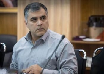 وەزیری نەوتی ئێران رەتیدەکاتەوە کەموکوڕی لە…