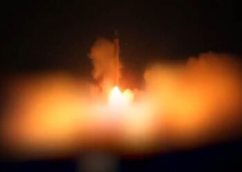 ئێران زنجیرەیەک مووشەکی نوێی بۆ ئیسرائیل هاویشت