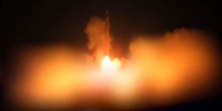 ئێران زنجیرەیەک مووشەکی نوێی بۆ ئیسرائیل هاویشت