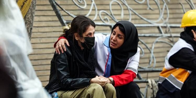 فریاکەوتنی ئێران: بەهۆی هێرشەکانەوە نزیکەی 450 ژن…