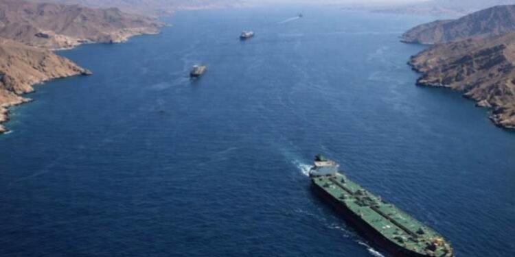 ئێران: ئەو کەشتییانەی سەر بە دووژمن نین دەتوانن…