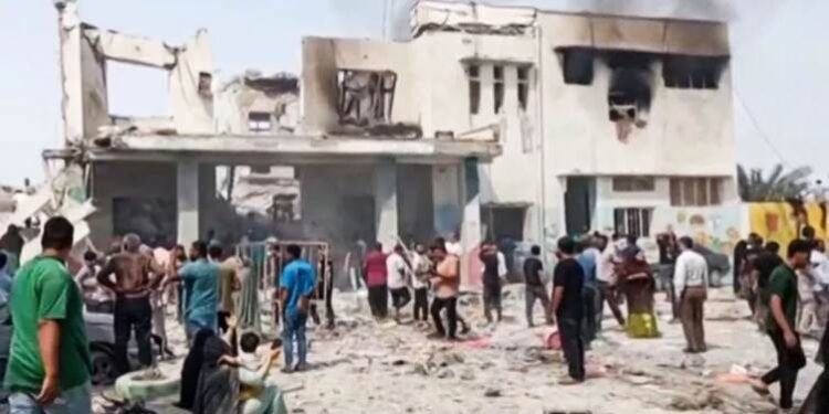 ئێران: 252 قوتابی و مامۆستا لە هێرشەکاندا کوژراون