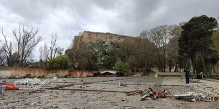 قەڵای ‘فەلەک ئەفلاک’ی لوڕستان بەهۆی بۆردوومان…