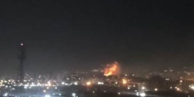 زنجیرەیەک تەقینەوەی بەهێز تاران و چەند شارێکی…