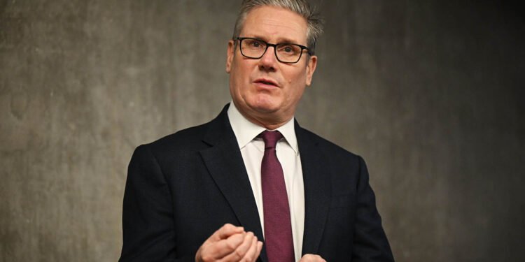 میوانداریی لووتکەیەکی نێودەوڵەتی بۆ کردنەوەی گەرووی هورمز دەکەین