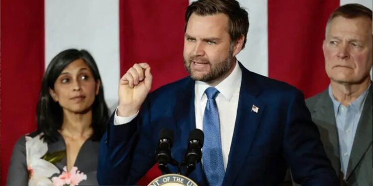 ئێستا تۆپەکە لە گۆڕەپانی تاراندایە