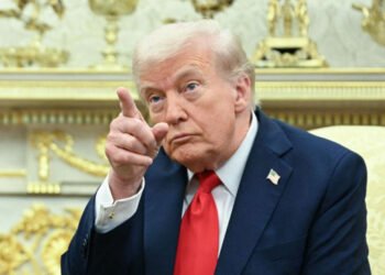 بەشداری لە کردنەوەی گەرووی هورمز نەکەن چەک نادەین بە ئۆکرانیا