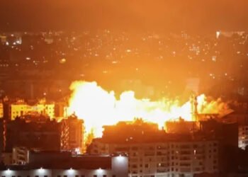 ئێران شەپۆلێکی نوێی هێرشی مووشەکی کردە سەر ئیسرائیل و دەنگی تەقینەوە لە تاران بیسترا