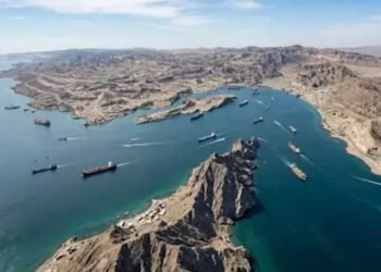 36  وڵات بۆ کردنەوەی گەرووی هورمز کۆدەبنەوە