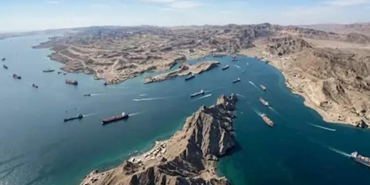 36  وڵات بۆ کردنەوەی گەرووی هورمز کۆدەبنەوە